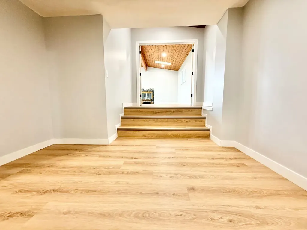 8 9 Avenue W Brooks AB T1R 0N4