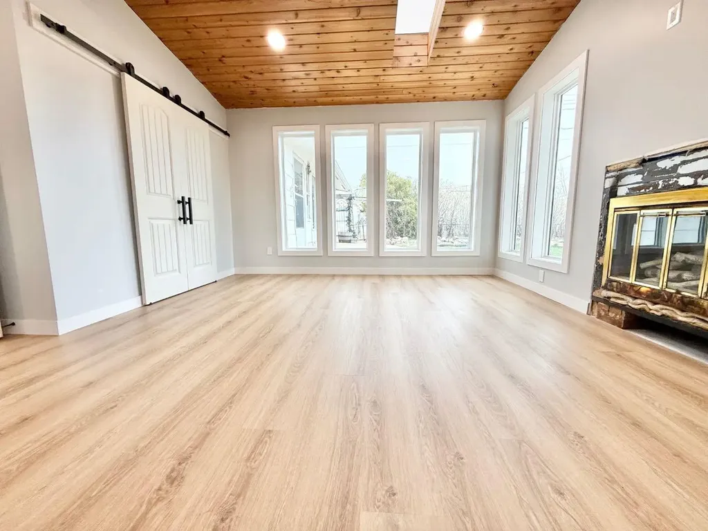 8 9 Avenue W Brooks AB T1R 0N4