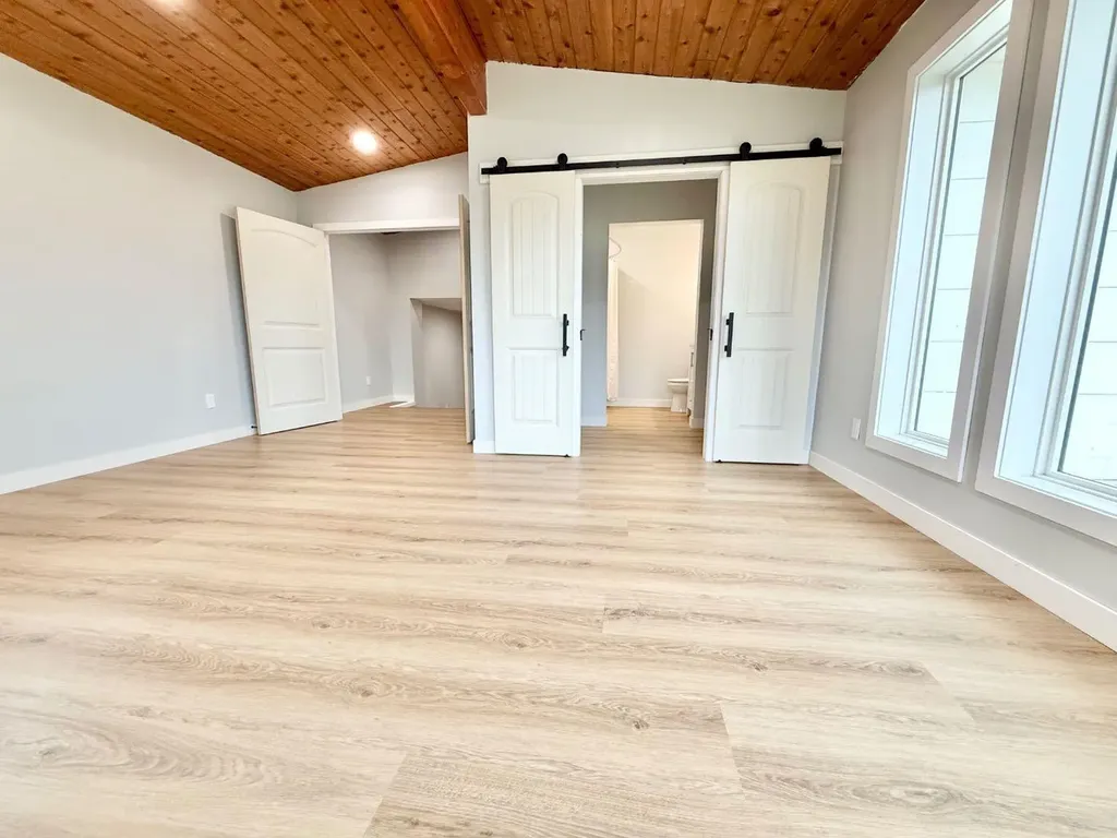 8 9 Avenue W Brooks AB T1R 0N4