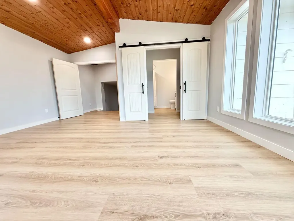 8 9 Avenue W Brooks AB T1R 0N4
