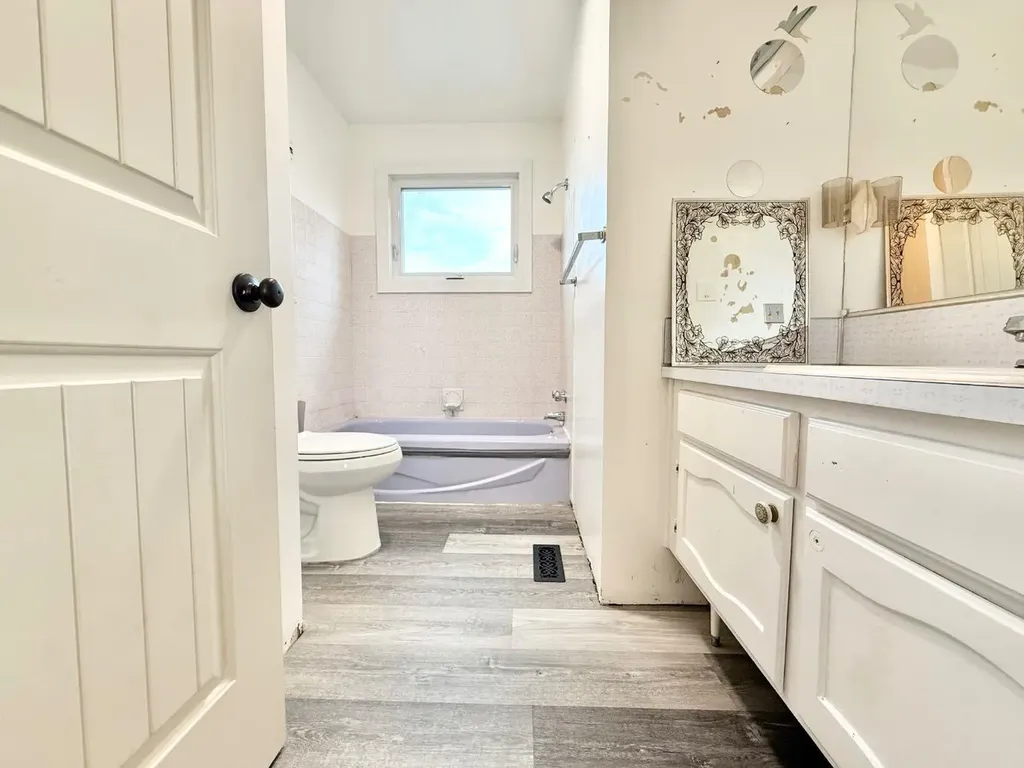 8 9 Avenue W Brooks AB T1R 0N4