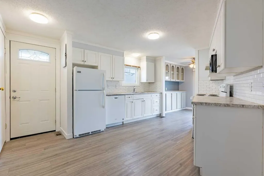 118 Anson Avenue SW Medicine Hat AB T1A8A3