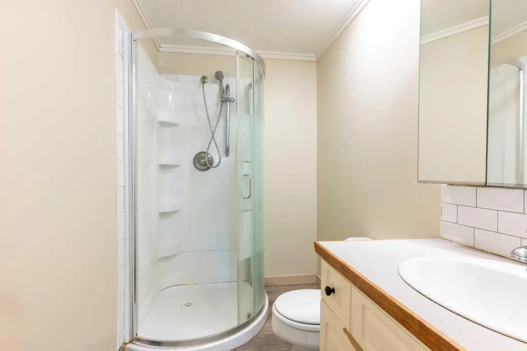 118 Anson Avenue SW Medicine Hat AB T1A8A3