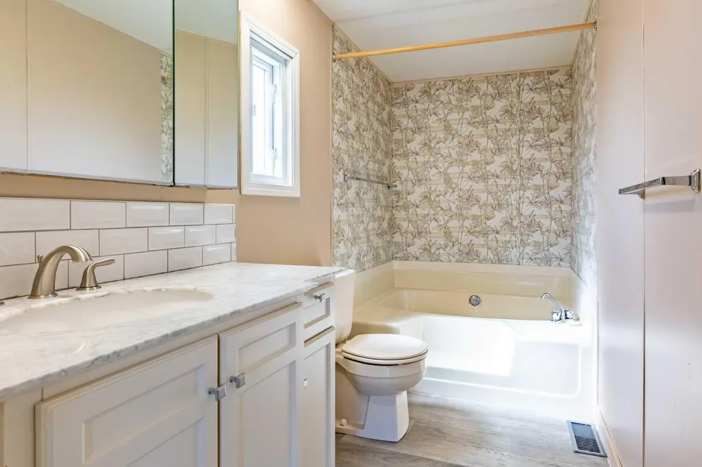 118 Anson Avenue SW Medicine Hat AB T1A8A3