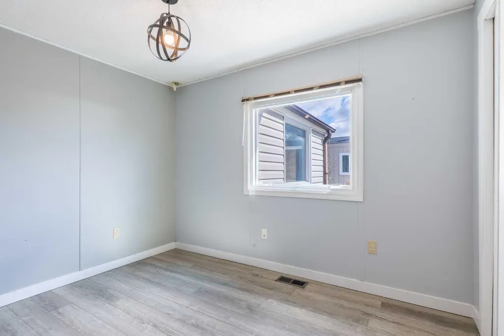 118 Anson Avenue SW Medicine Hat AB T1A8A3