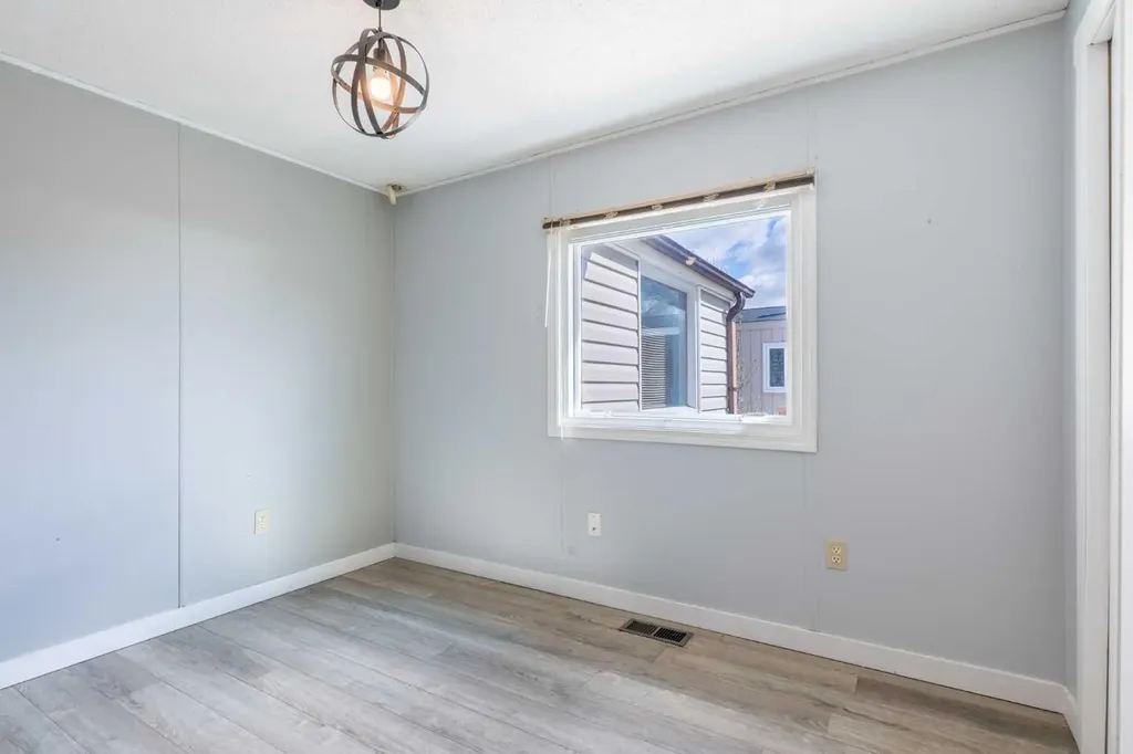 118 Anson Avenue SW Medicine Hat AB T1A8A3