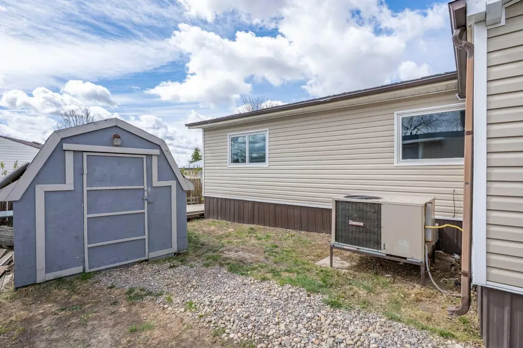 118 Anson Avenue SW Medicine Hat AB T1A8A3