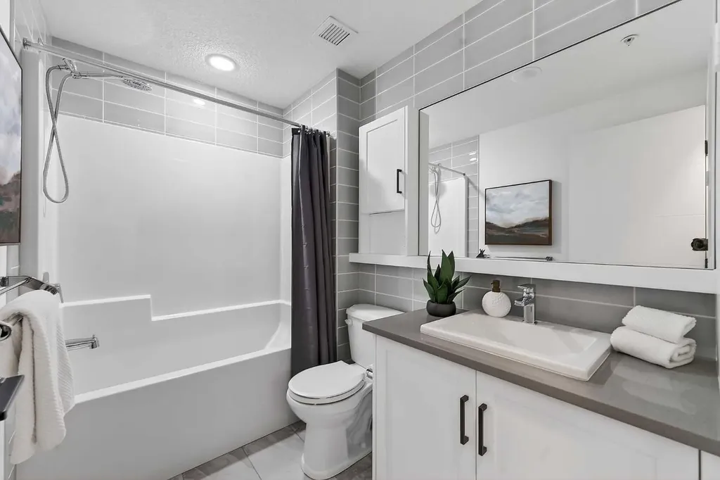 4138 University Avenue NW Calgary AB T3B 6K3
