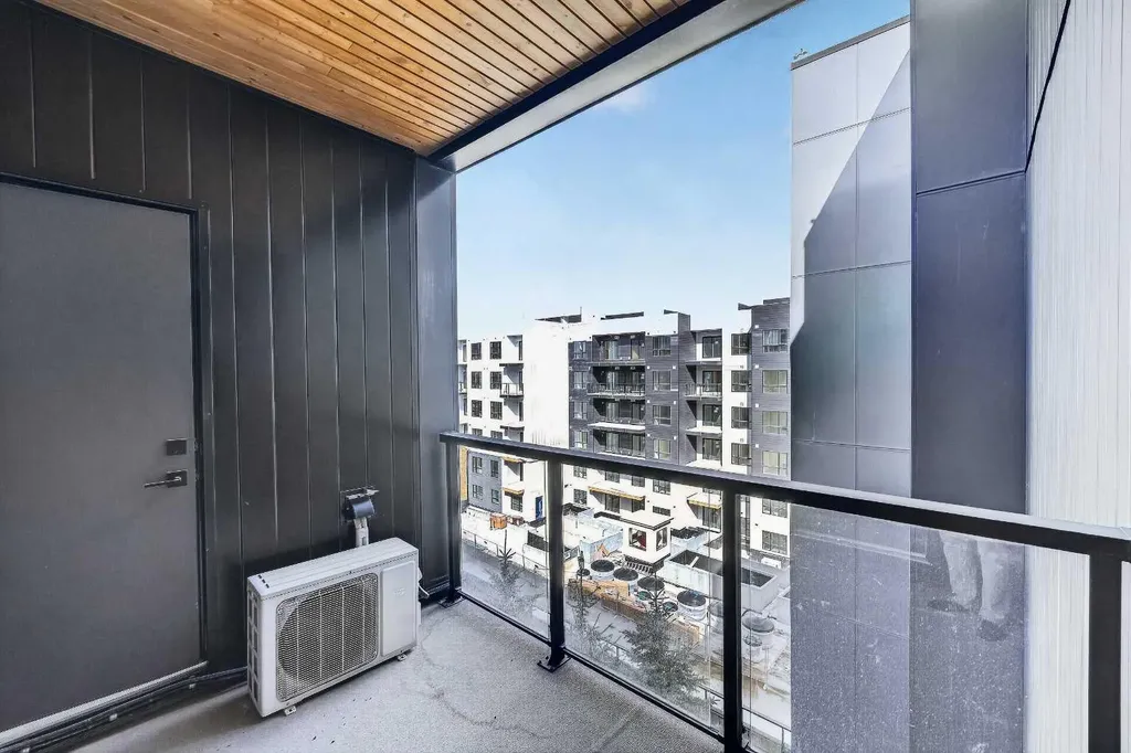 4138 University Avenue NW Calgary AB T3B 6K3