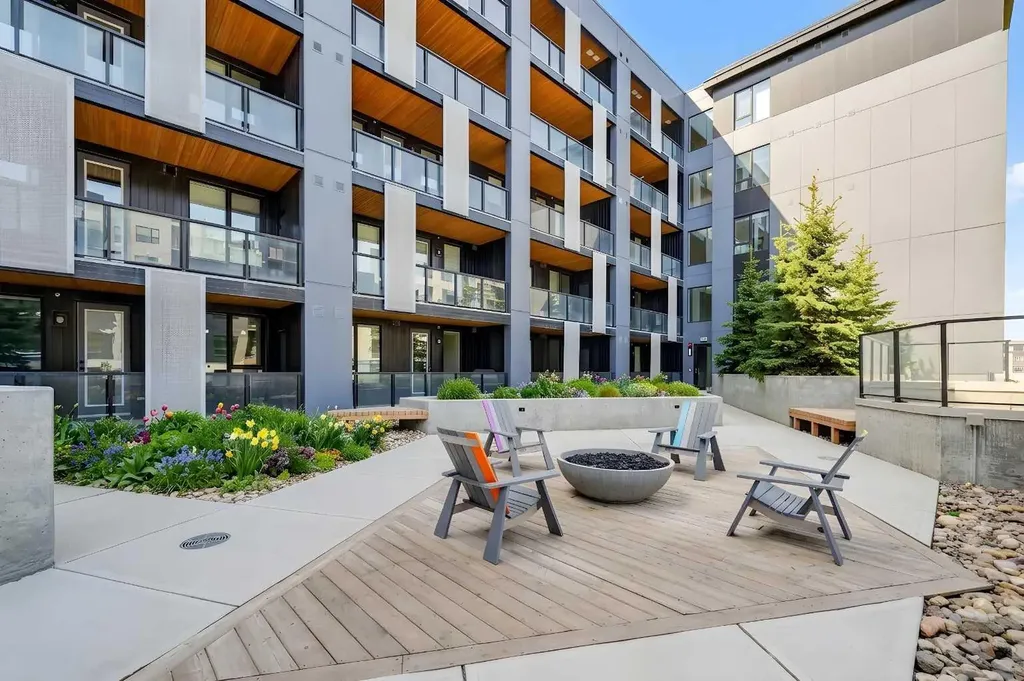 4138 University Avenue NW Calgary AB T3B 6K3
