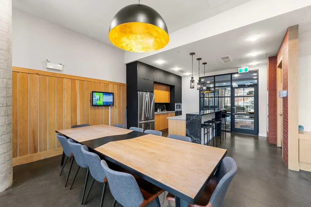 4138 University Avenue NW Calgary AB T3B 6K3