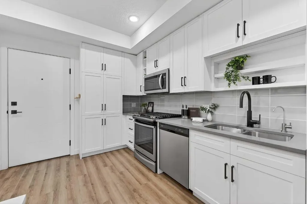 4138 University Avenue NW Calgary AB T3B 6K3