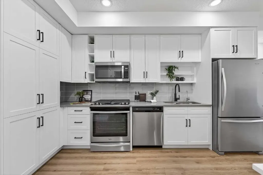 4138 University Avenue NW Calgary AB T3B 6K3