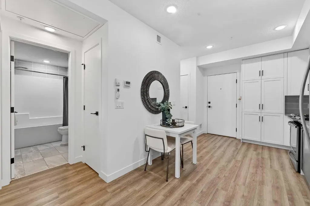 4138 University Avenue NW Calgary AB T3B 6K3