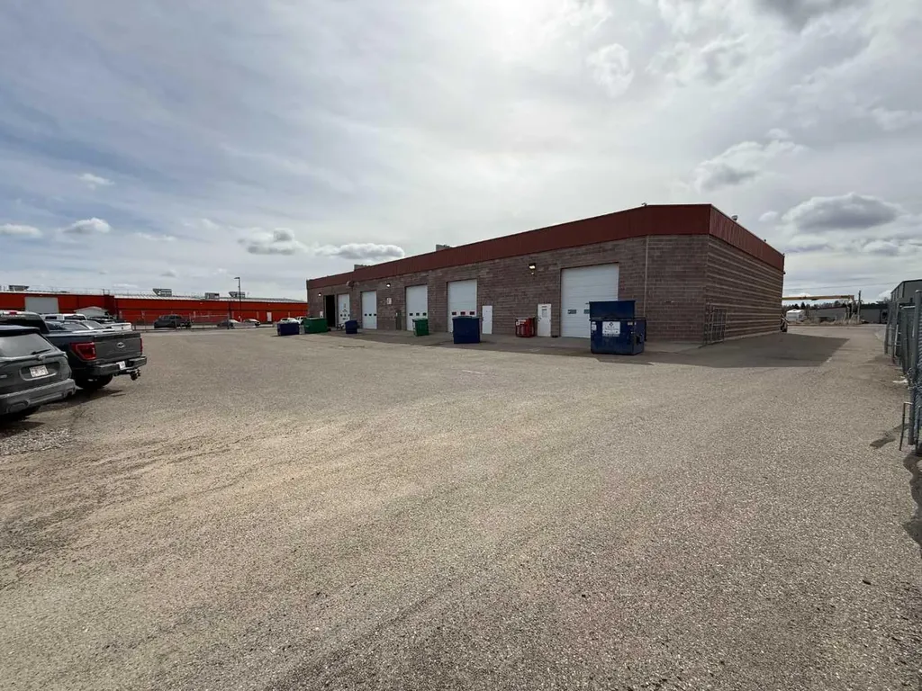 2843 2 Avenue N Lethbridge AB T1H 6S2