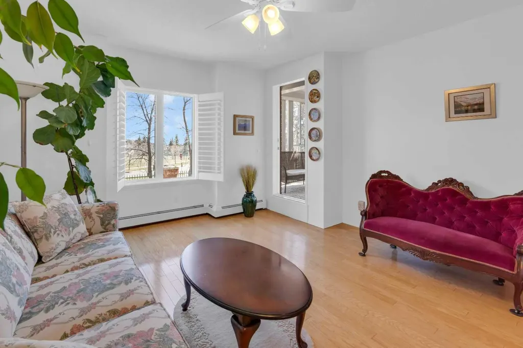 3115 Sienna Park Green SW Calgary AB T3H 3N7