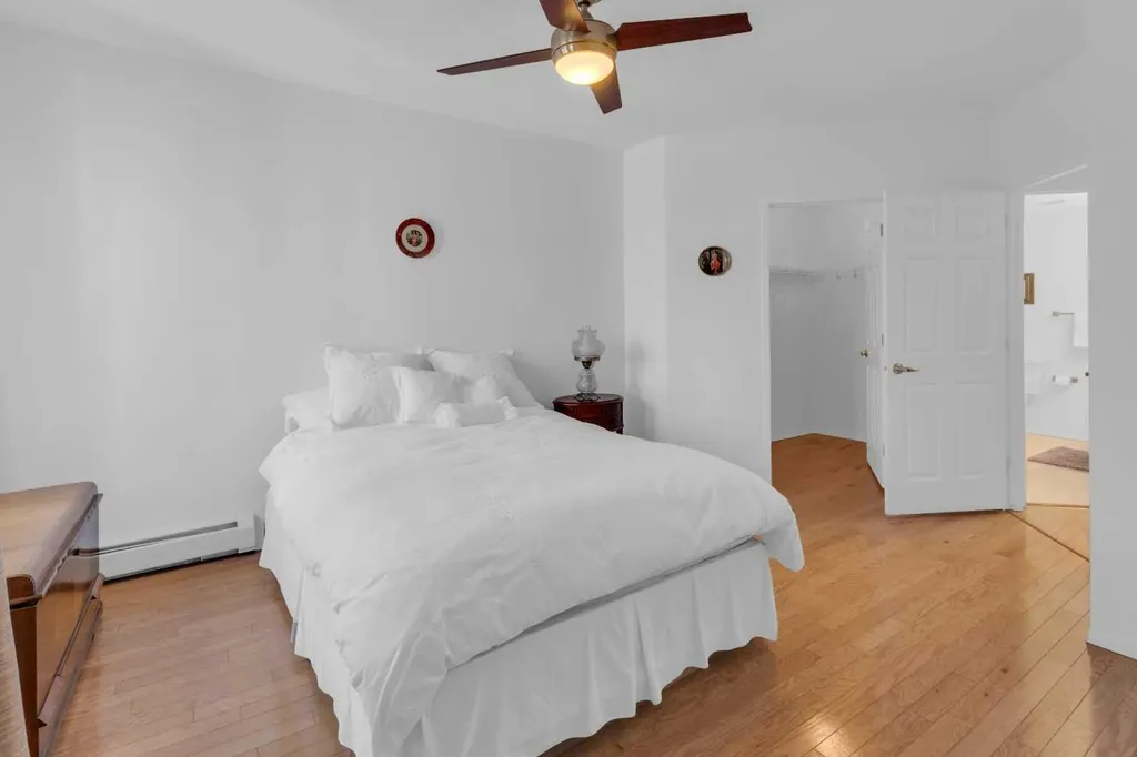 3115 Sienna Park Green SW Calgary AB T3H 3N7