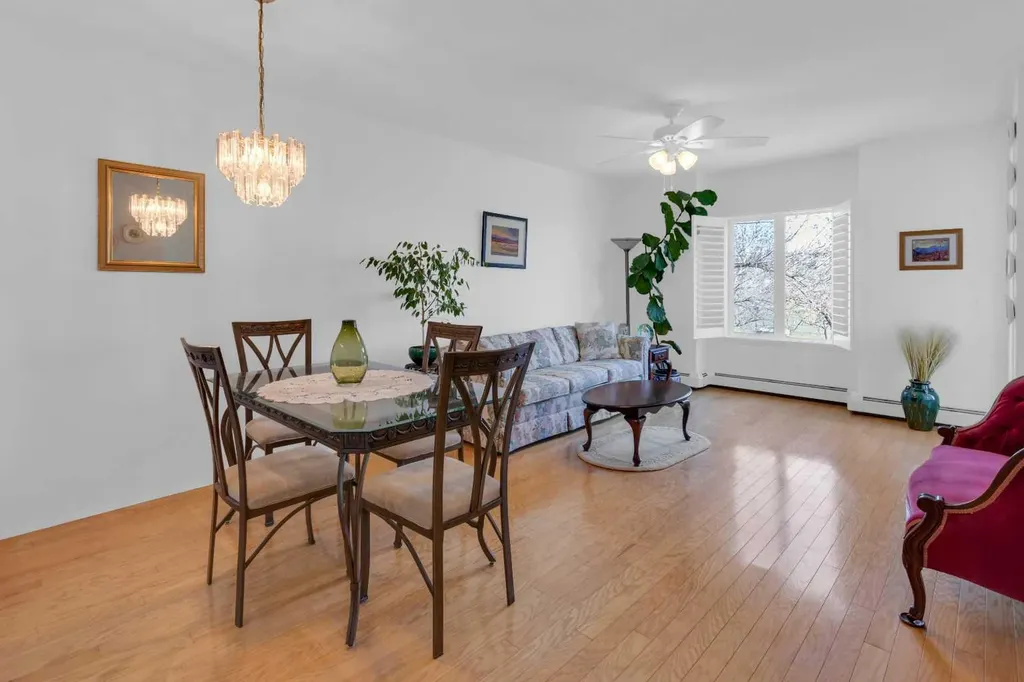 3115 Sienna Park Green SW Calgary AB T3H 3N7