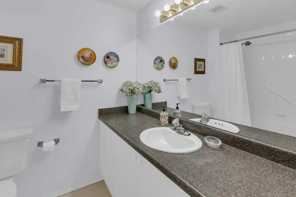3115 Sienna Park Green SW Calgary AB T3H 3N7