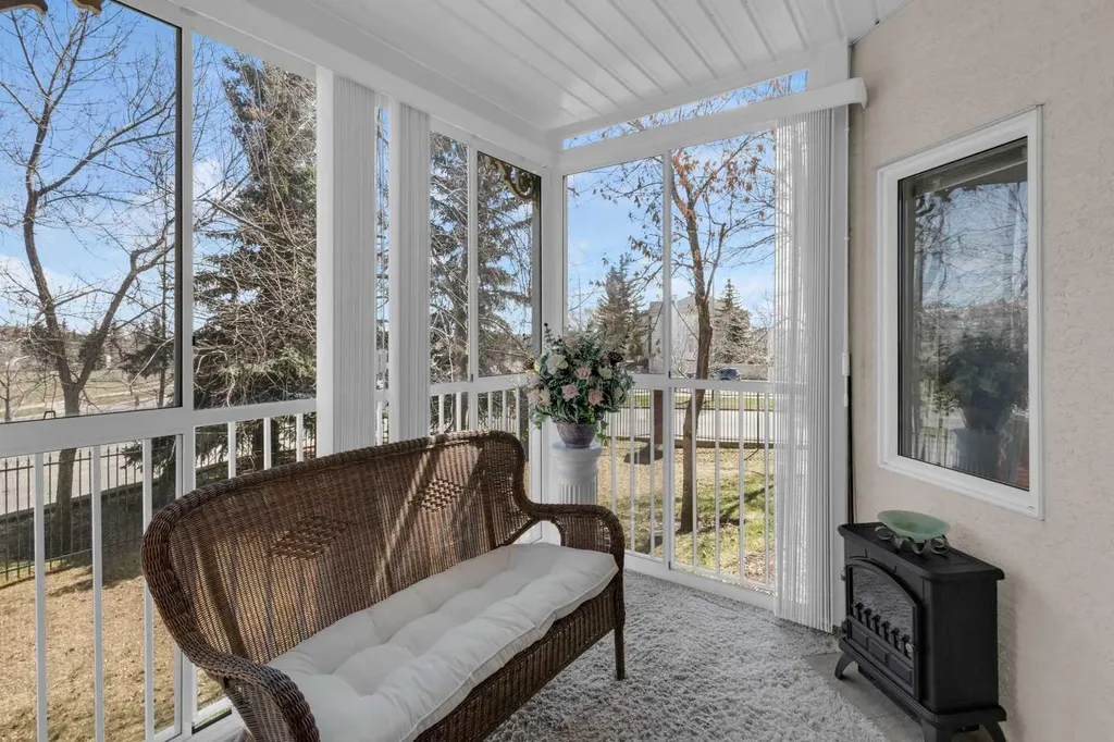 3115 Sienna Park Green SW Calgary AB T3H 3N7