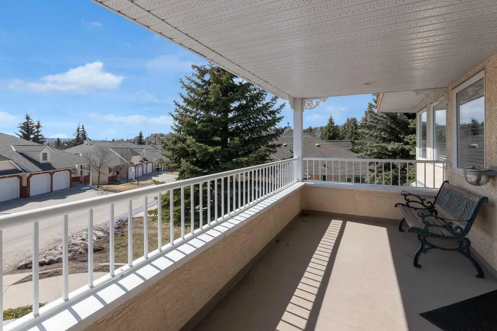 3115 Sienna Park Green SW Calgary AB T3H 3N7