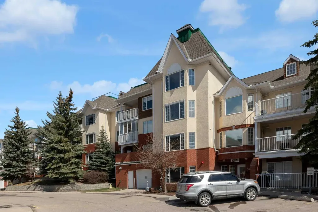 3115 Sienna Park Green SW Calgary AB T3H 3N7