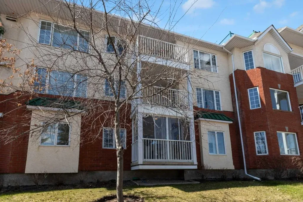 3115 Sienna Park Green SW Calgary AB T3H 3N7