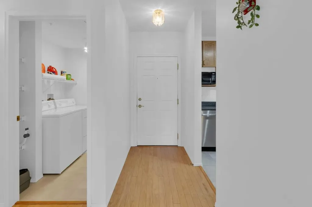 3115 Sienna Park Green SW Calgary AB T3H 3N7