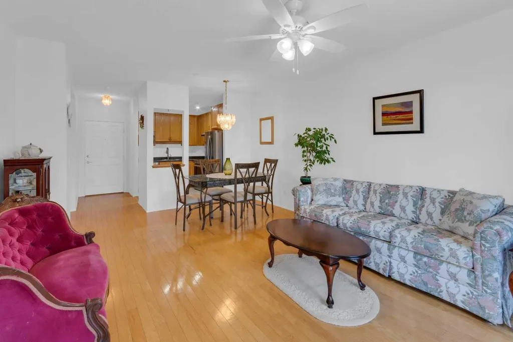 3115 Sienna Park Green SW Calgary AB T3H 3N7