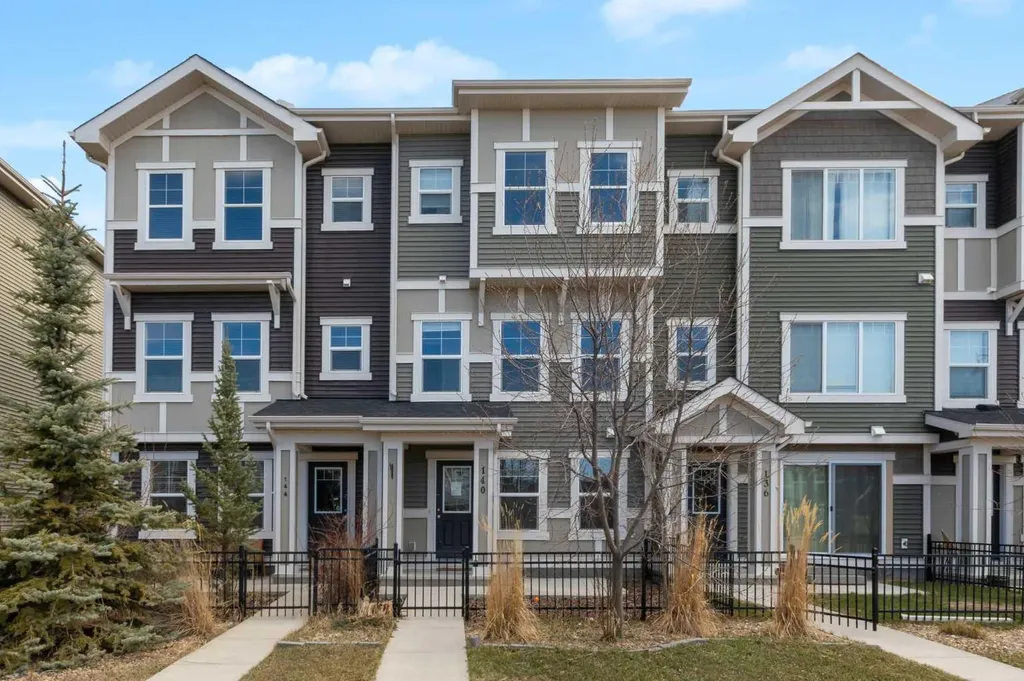 140 Sundown Road Cochrane AB T4C 2M5