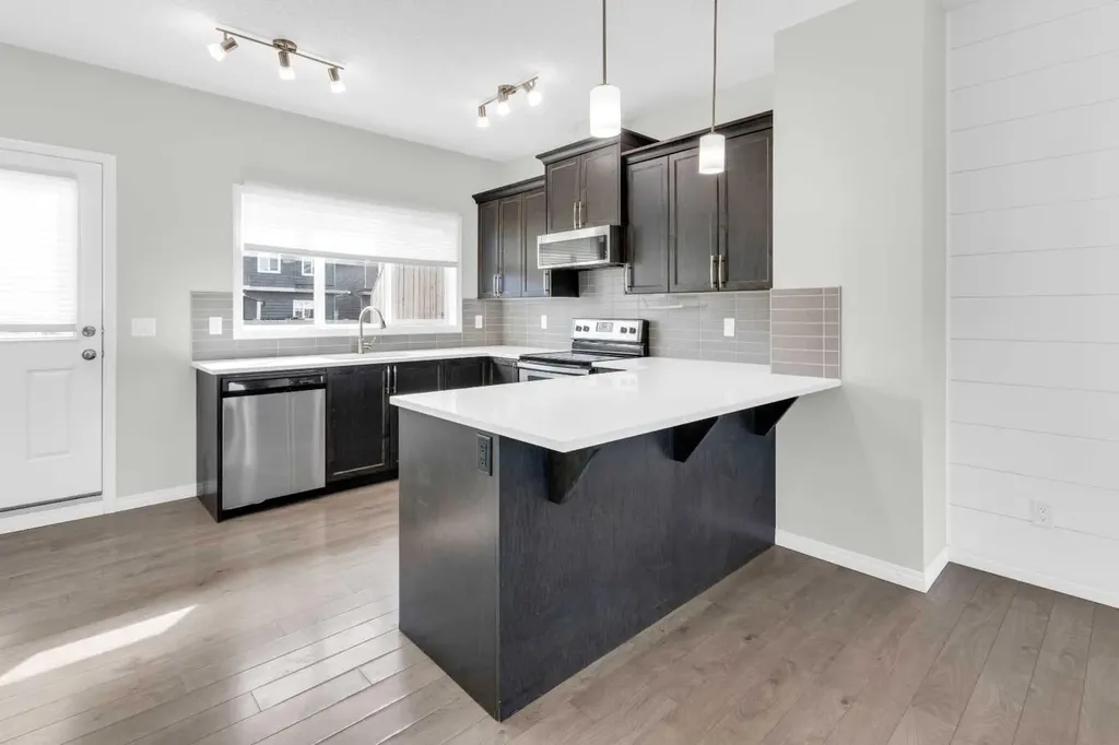 140 Sundown Road Cochrane AB T4C 2M5