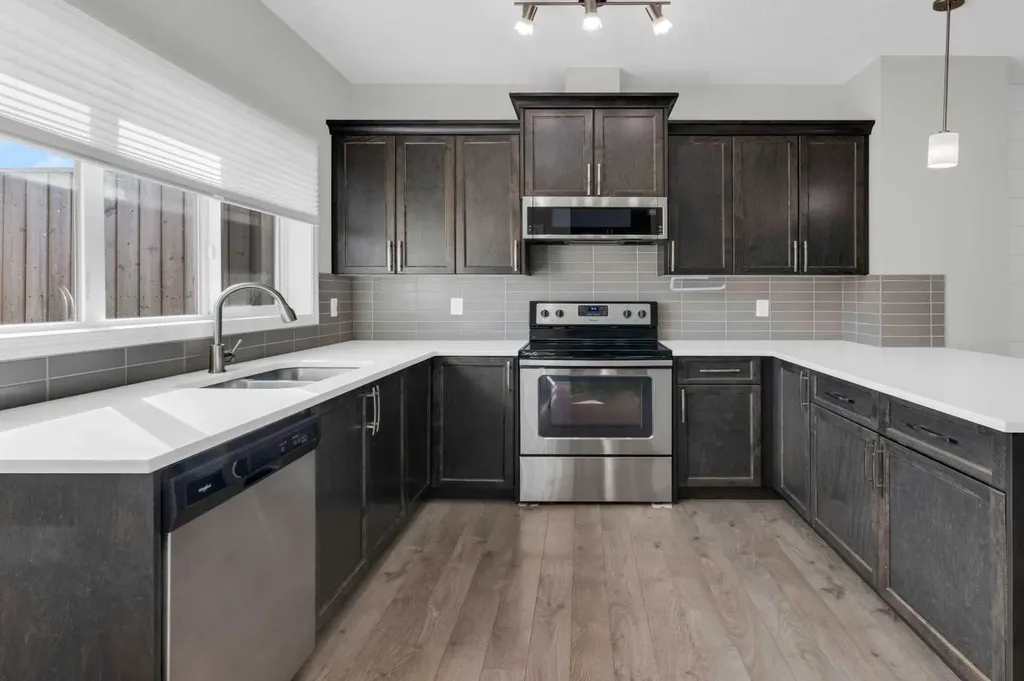 140 Sundown Road Cochrane AB T4C 2M5