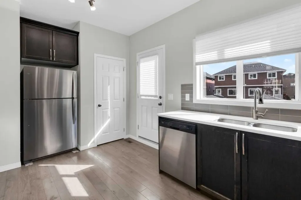 140 Sundown Road Cochrane AB T4C 2M5