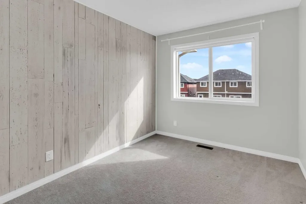 140 Sundown Road Cochrane AB T4C 2M5