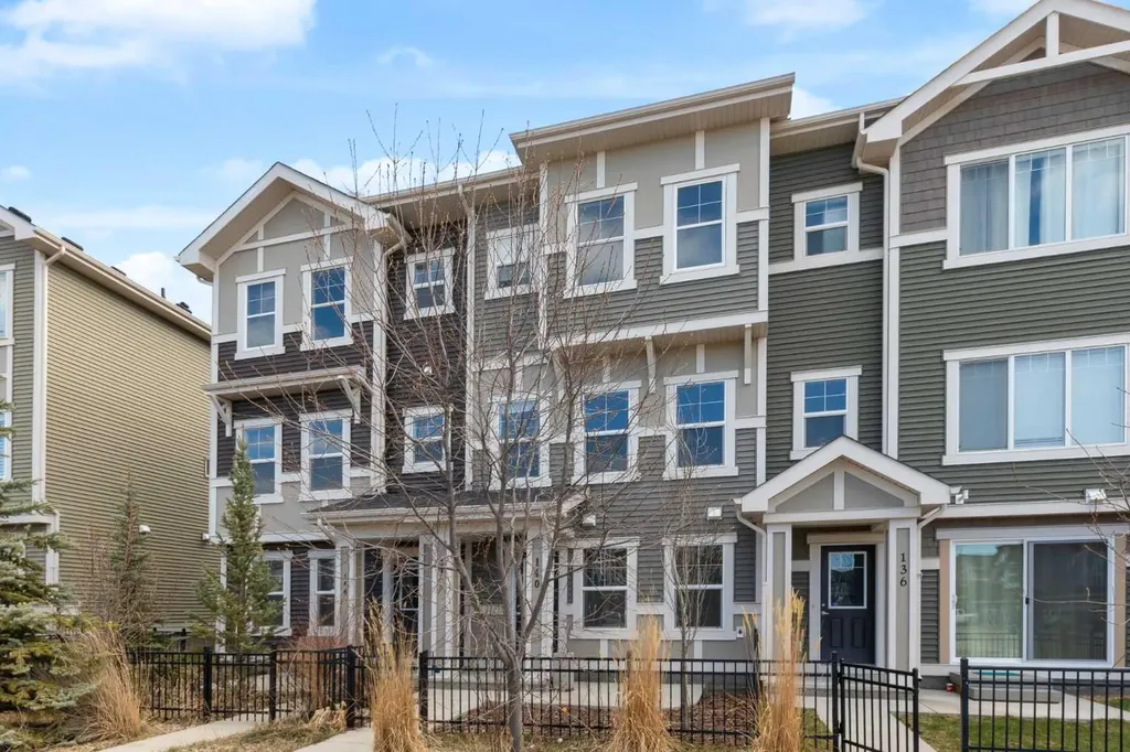 140 Sundown Road Cochrane AB T4C 2M5
