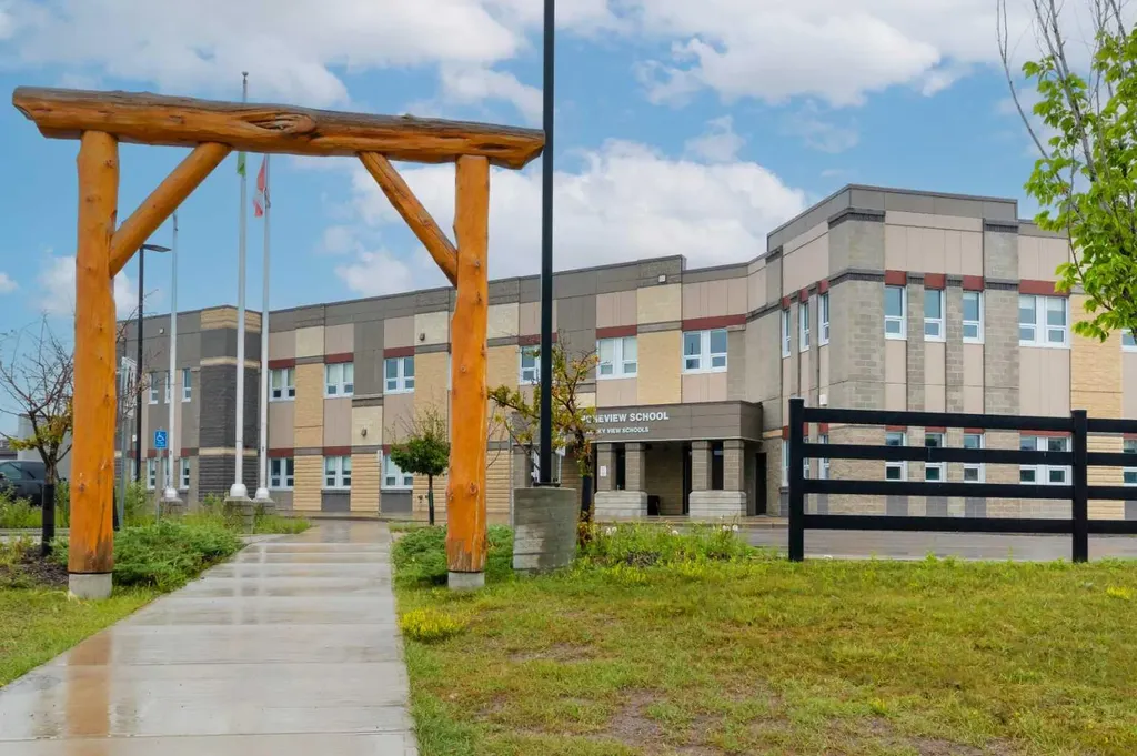 140 Sundown Road Cochrane AB T4C 2M5