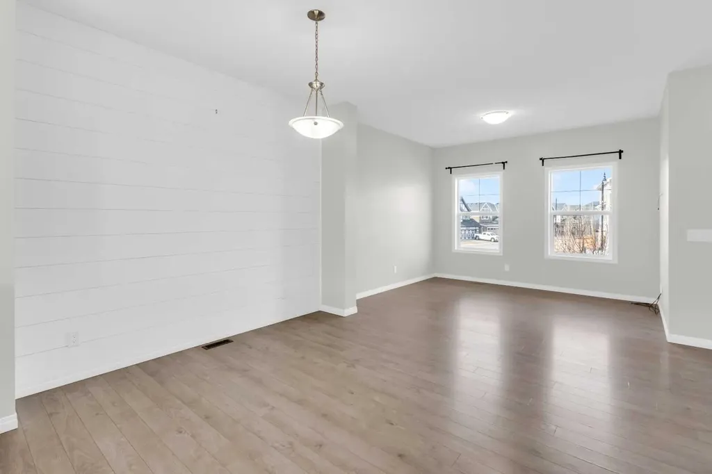 140 Sundown Road Cochrane AB T4C 2M5