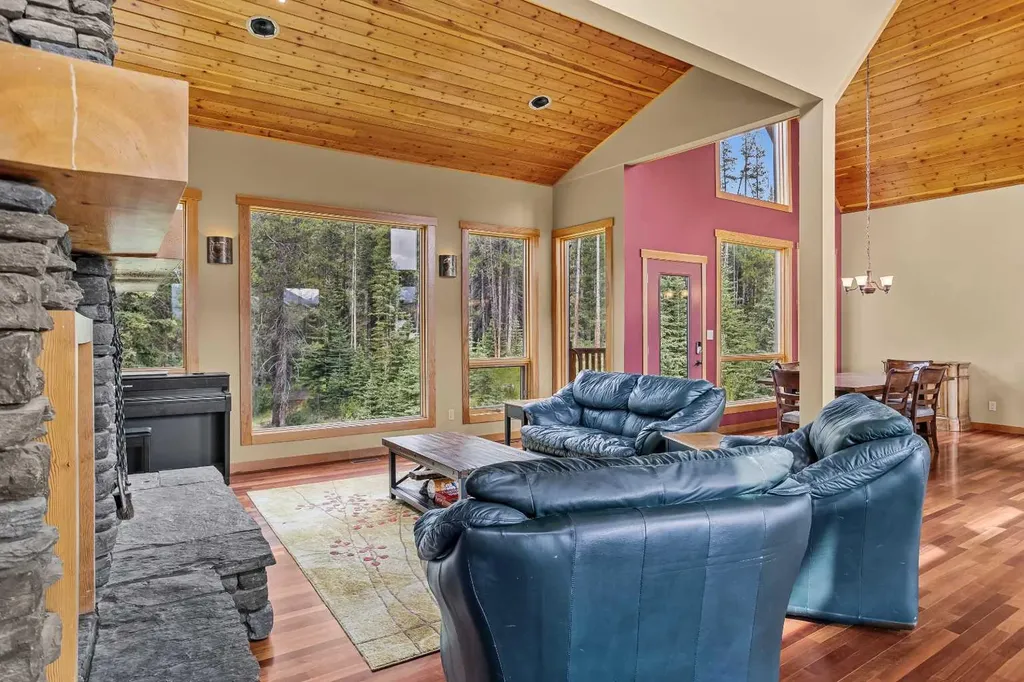 214 Eagle Point Canmore AB T1W 3E6