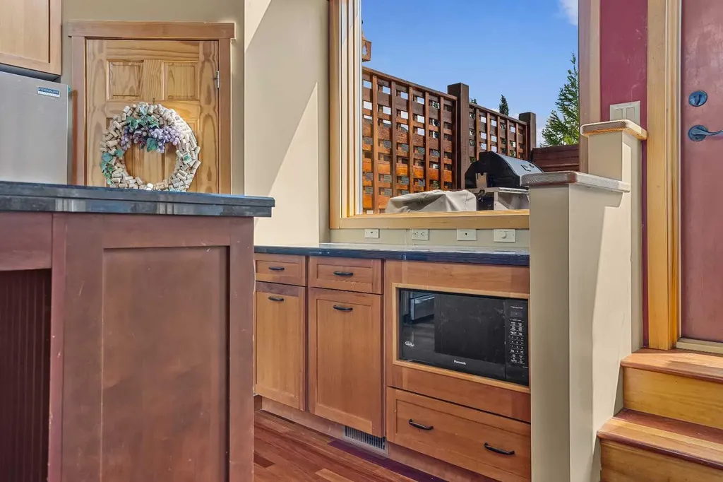 214 Eagle Point Canmore AB T1W 3E6