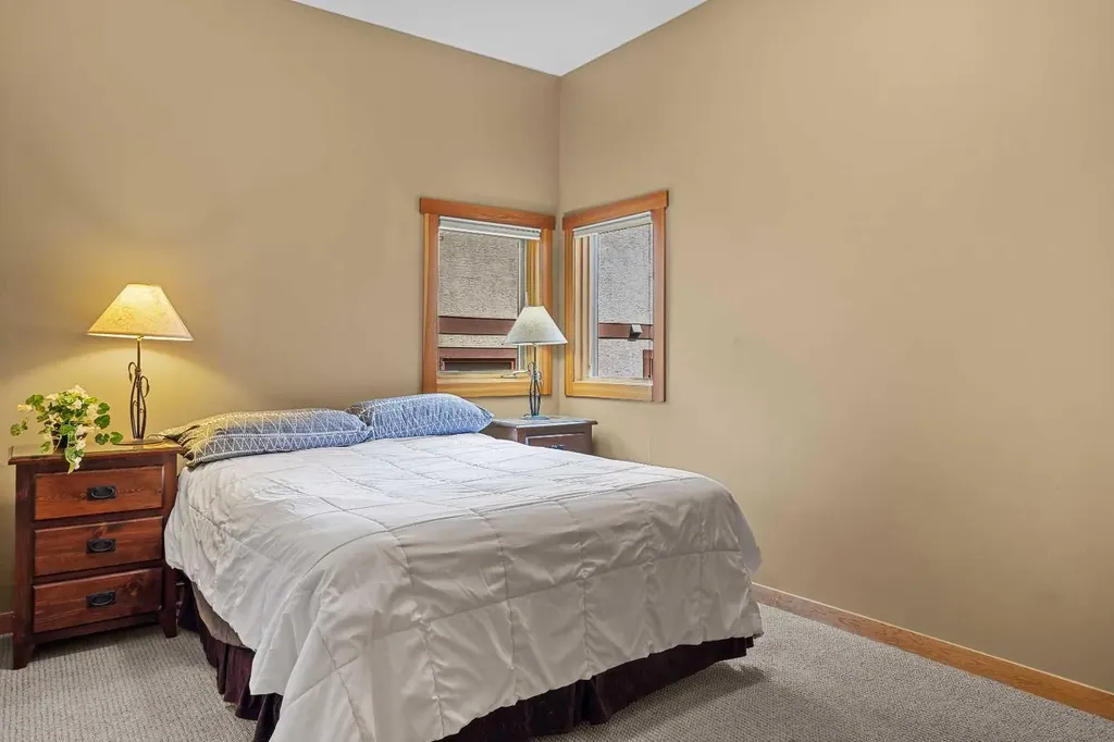 214 Eagle Point Canmore AB T1W 3E6