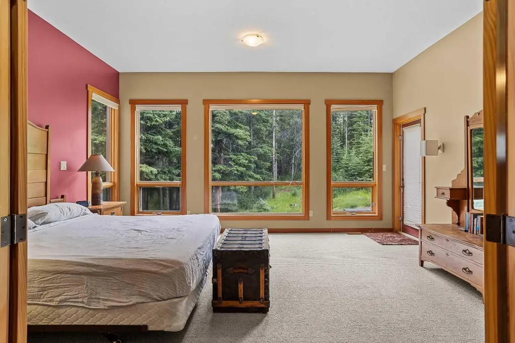 214 Eagle Point Canmore AB T1W 3E6