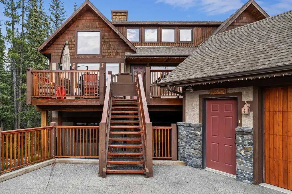 214 Eagle Point Canmore AB T1W 3E6