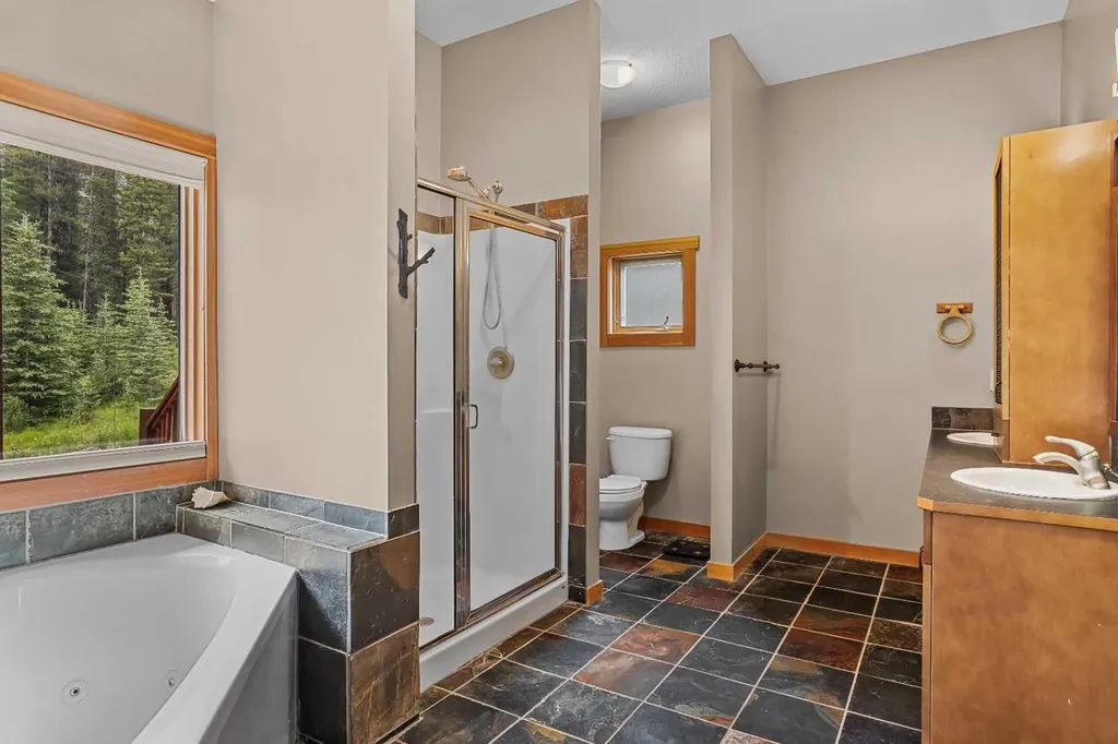214 Eagle Point Canmore AB T1W 3E6