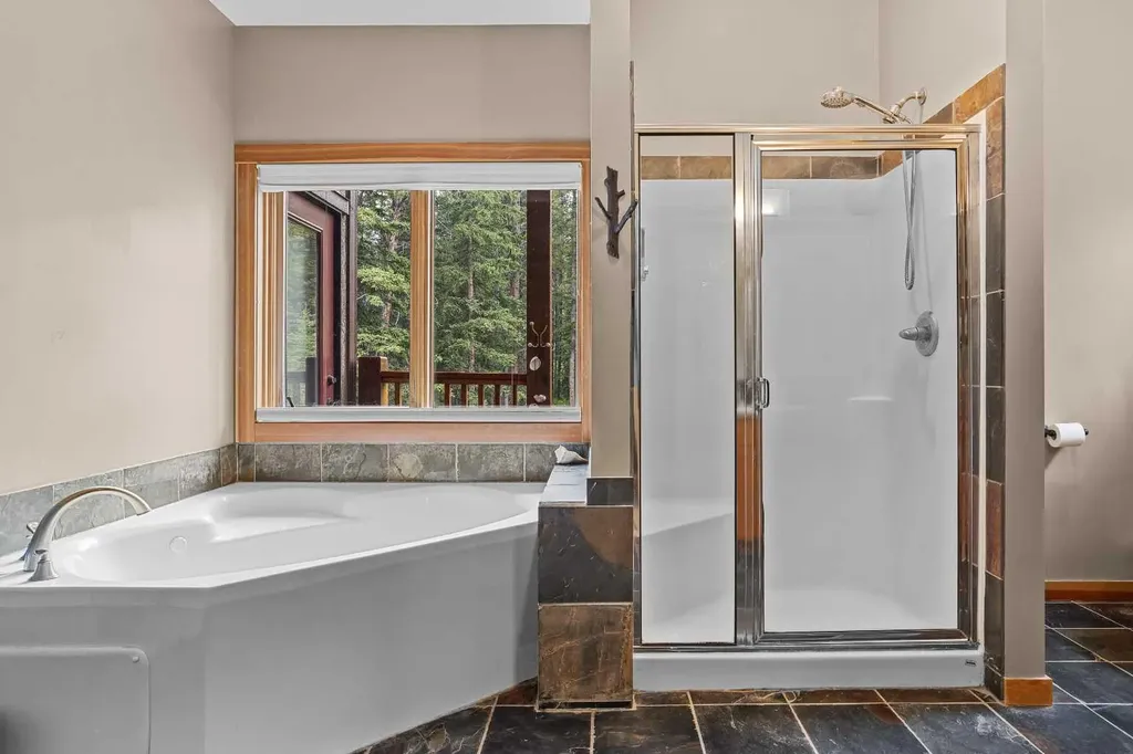 214 Eagle Point Canmore AB T1W 3E6