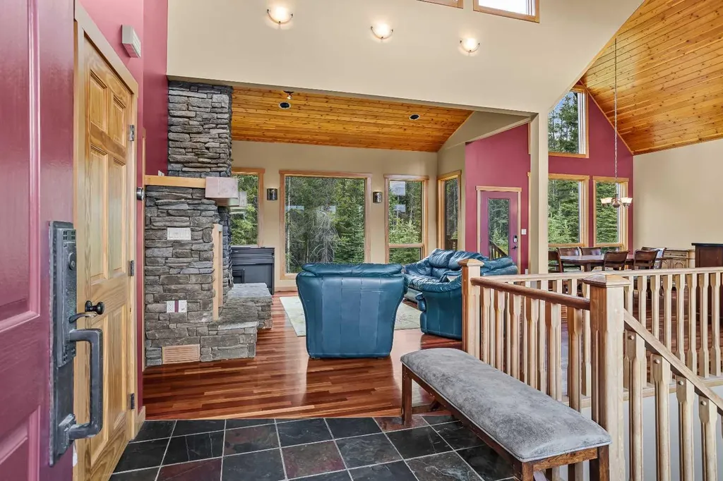 214 Eagle Point Canmore AB T1W 3E6