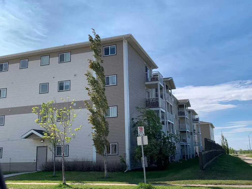 12025 Royal Oaks Drive Grande Prairie AB T8V 2K8