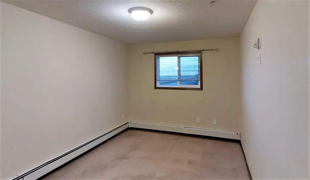 12025 Royal Oaks Drive Grande Prairie AB T8V 2K8