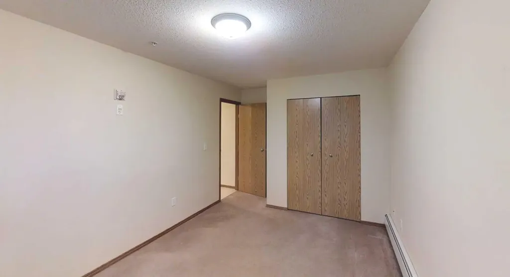 12025 Royal Oaks Drive Grande Prairie AB T8V 2K8