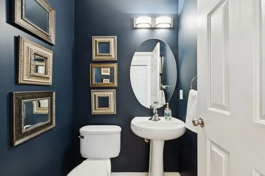 42 Cresthaven Way SW Calgary AB T3B 5X8