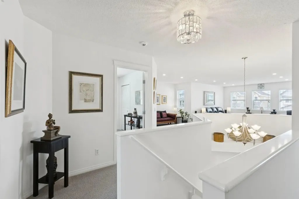 42 Cresthaven Way SW Calgary AB T3B 5X8